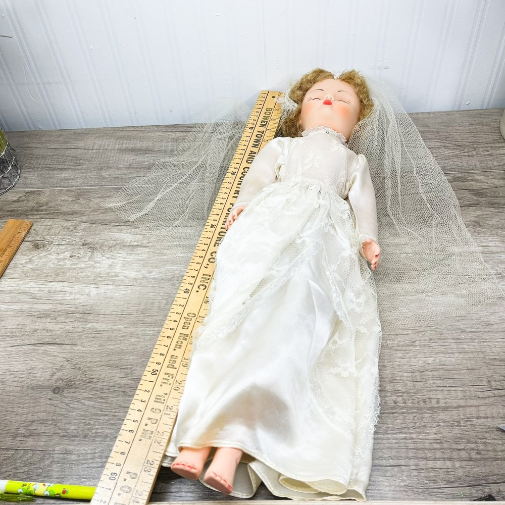 Vintage 24 Inch Bride Doll White Satin Lace Wedding Dress Veil 1950s Sleep Eyes - Picture 3 of 15